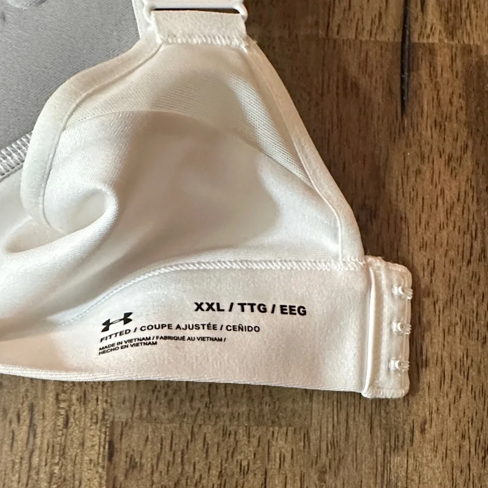 Under Armour White Crossback Light Support Sports Bra. NWT. Size XXL - Picture 10 of 10
